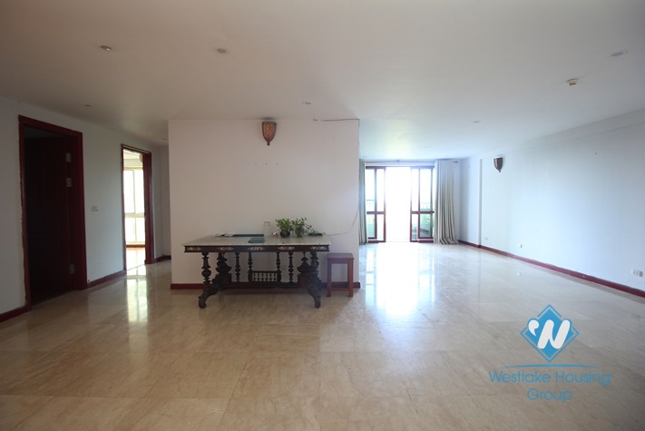 180sqm 04 bedroom apartment for rent in Ciputra, Tay Ho, Ha Noi